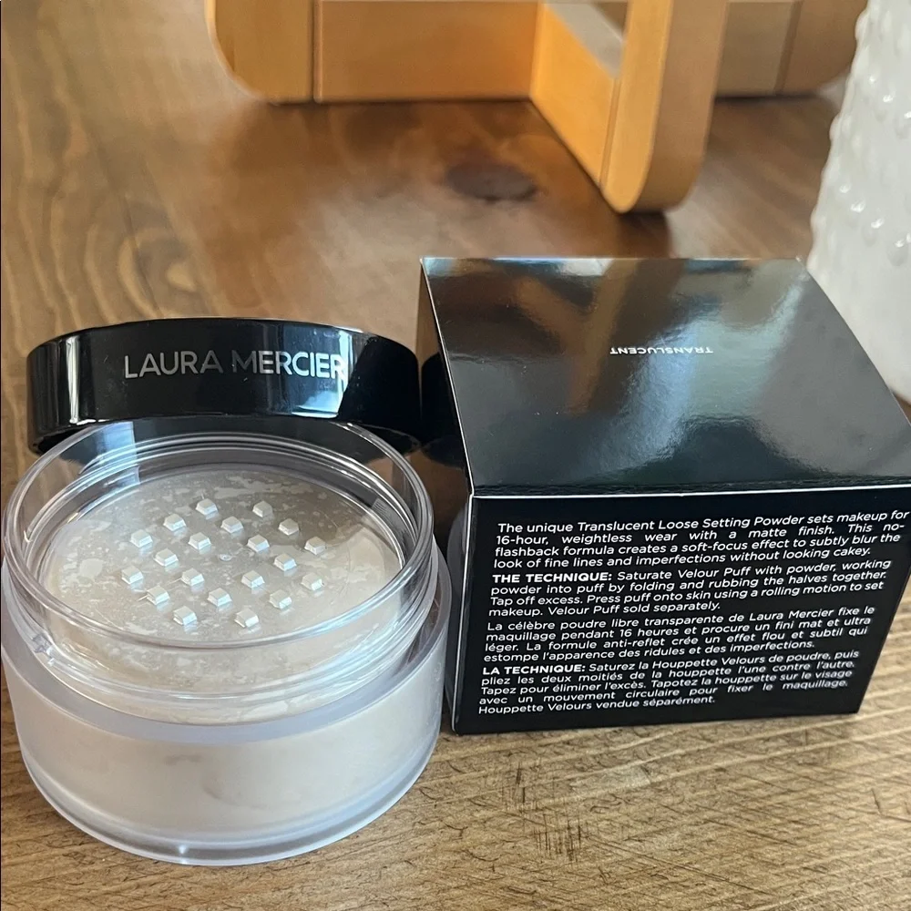 laura mercier Translucent Loose Setting Powder